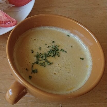北海道産栗かぼちゃが手に入ったのでかぼちゃのスープを作りたくなりました。
簡単で美味しいレシピをありがとうございました！
家族からも好評です。